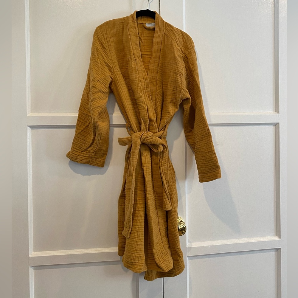 Parachute Cloud Cotton Robe Size Medium in Amber.